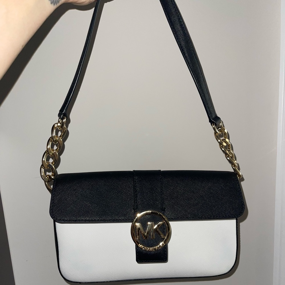 Black and White Michael kors shoulder bag